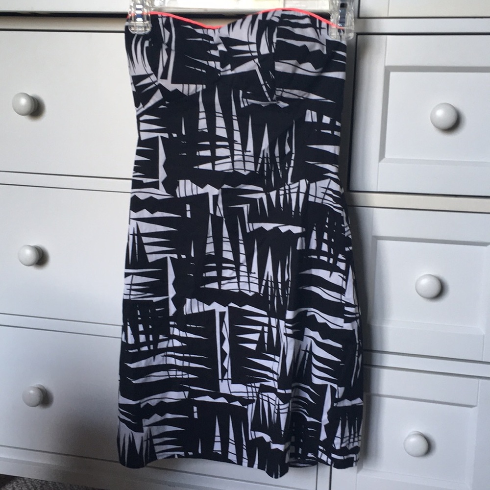 Bold Pattern Black&White Mini Dress w/ Neon Detail